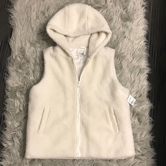 Charlotte Russe Sherpa Vest - Picture 1 of 5